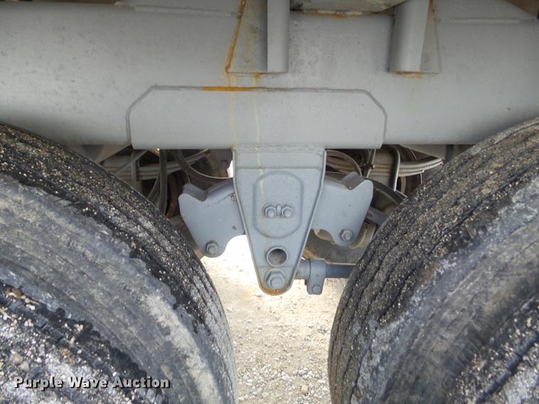 image for item DC7404 1991 Wilson DWH-200 double hopper grain trailer