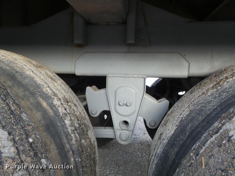 image for item DC7404 1991 Wilson DWH-200 double hopper grain trailer