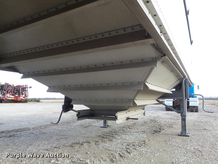 image for item DC7404 1991 Wilson DWH-200 double hopper grain trailer