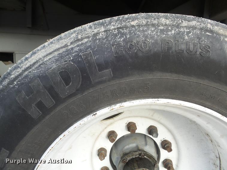 image for item DC7404 1991 Wilson DWH-200 double hopper grain trailer