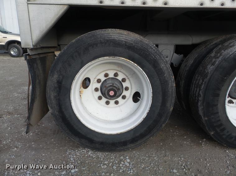 image for item DC7404 1991 Wilson DWH-200 double hopper grain trailer