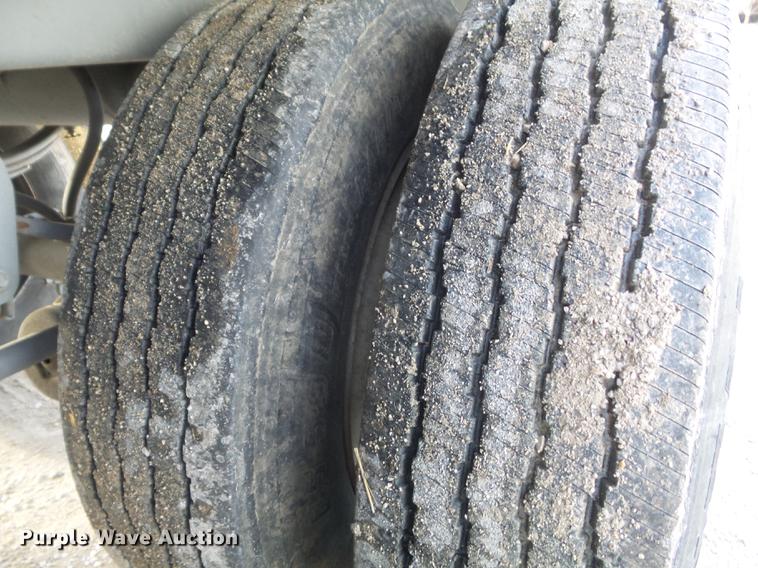 image for item DC7404 1991 Wilson DWH-200 double hopper grain trailer