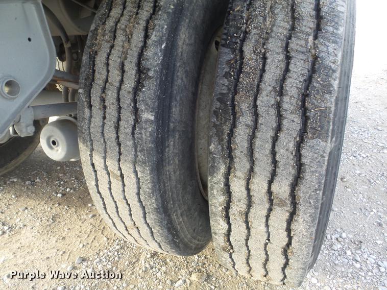 image for item DC7404 1991 Wilson DWH-200 double hopper grain trailer