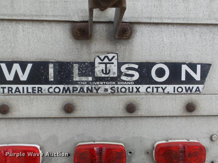 image for item DC7404 1991 Wilson DWH-200 double hopper grain trailer
