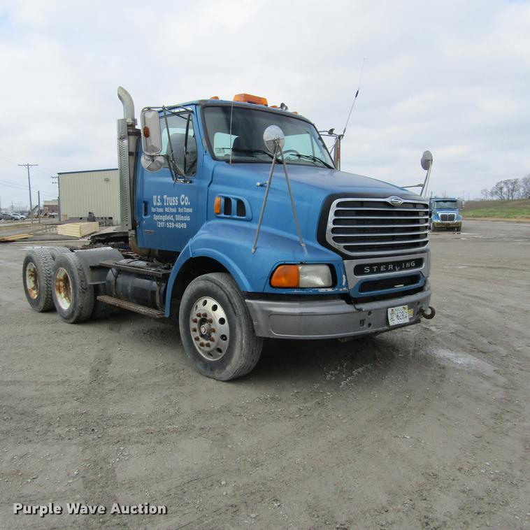 image for item DC7406 2001 Sterling 9500 semi truck