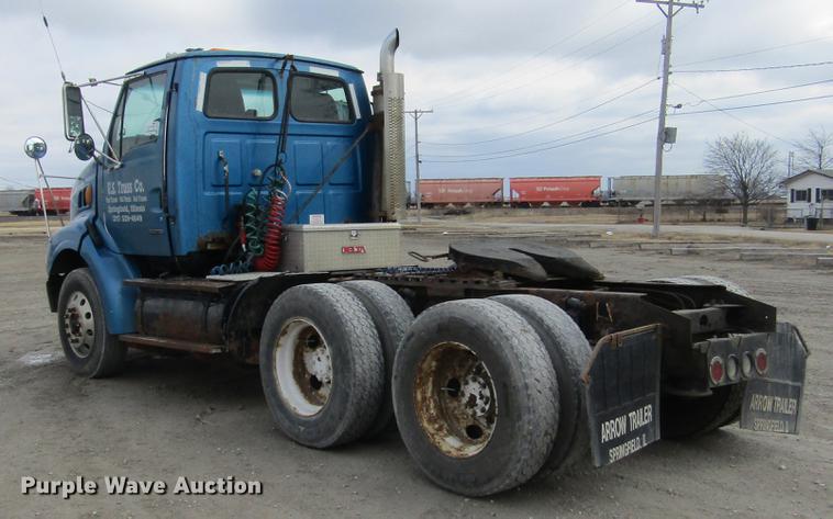 image for item DC7406 2001 Sterling 9500 semi truck