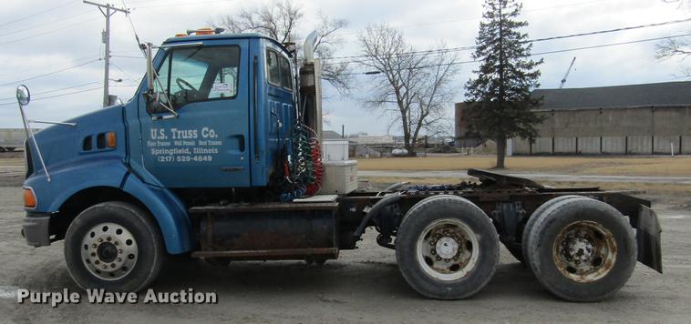 image for item DC7406 2001 Sterling 9500 semi truck