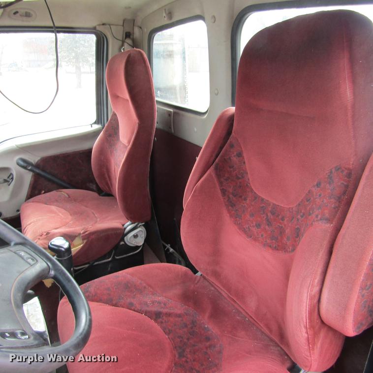 image for item DC7406 2001 Sterling 9500 semi truck