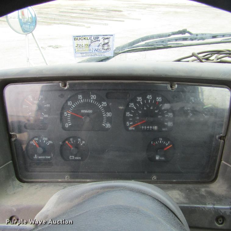 image for item DC7406 2001 Sterling 9500 semi truck