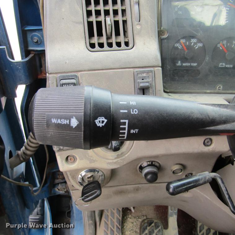 image for item DC7406 2001 Sterling 9500 semi truck