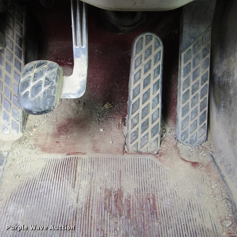 image for item DC7406 2001 Sterling 9500 semi truck