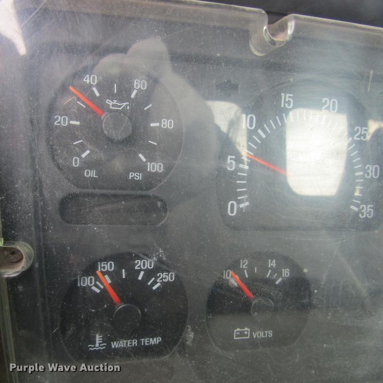 image for item DC7406 2001 Sterling 9500 semi truck