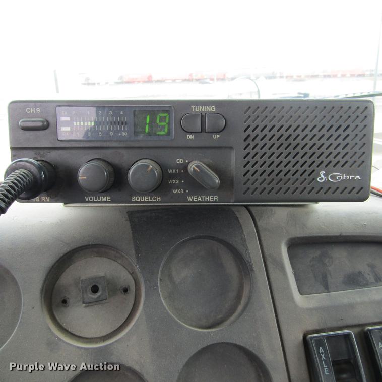 image for item DC7406 2001 Sterling 9500 semi truck