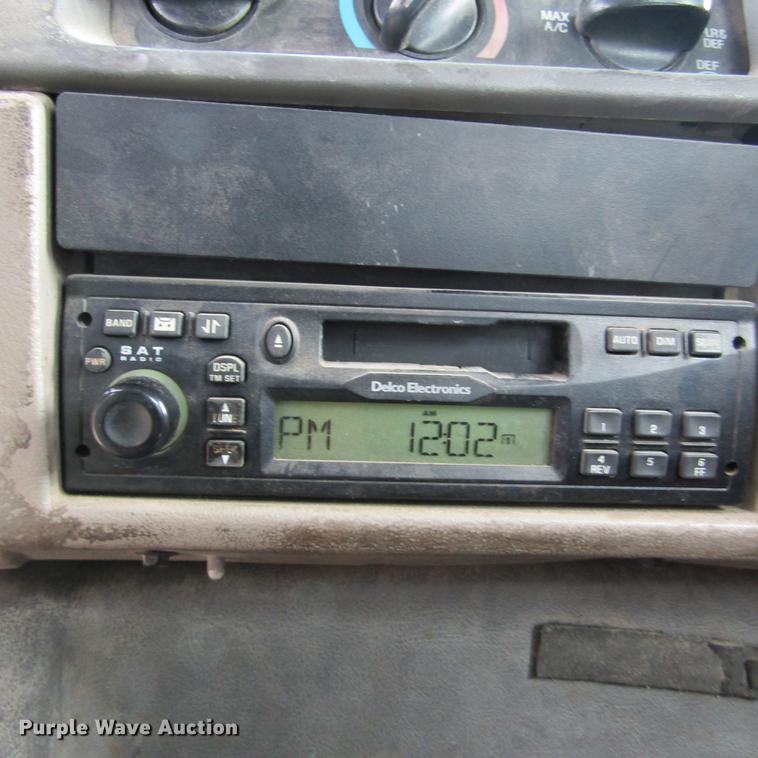 image for item DC7406 2001 Sterling 9500 semi truck