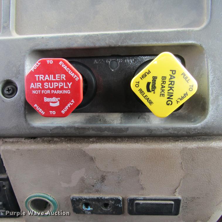 image for item DC7406 2001 Sterling 9500 semi truck