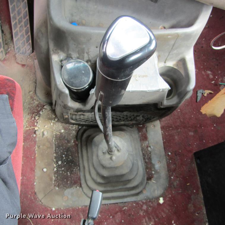 image for item DC7406 2001 Sterling 9500 semi truck