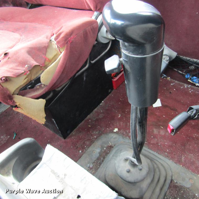 image for item DC7406 2001 Sterling 9500 semi truck