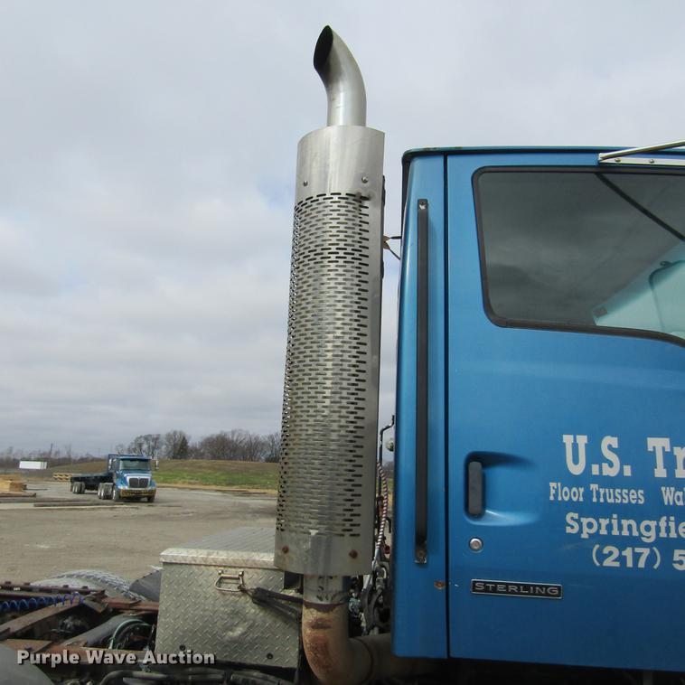 image for item DC7406 2001 Sterling 9500 semi truck