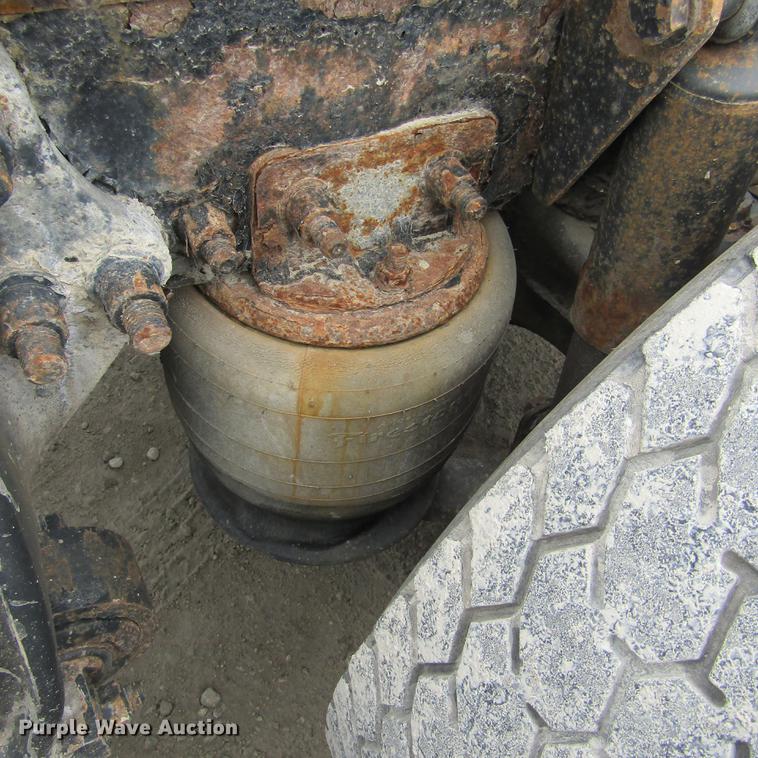 image for item DC7406 2001 Sterling 9500 semi truck