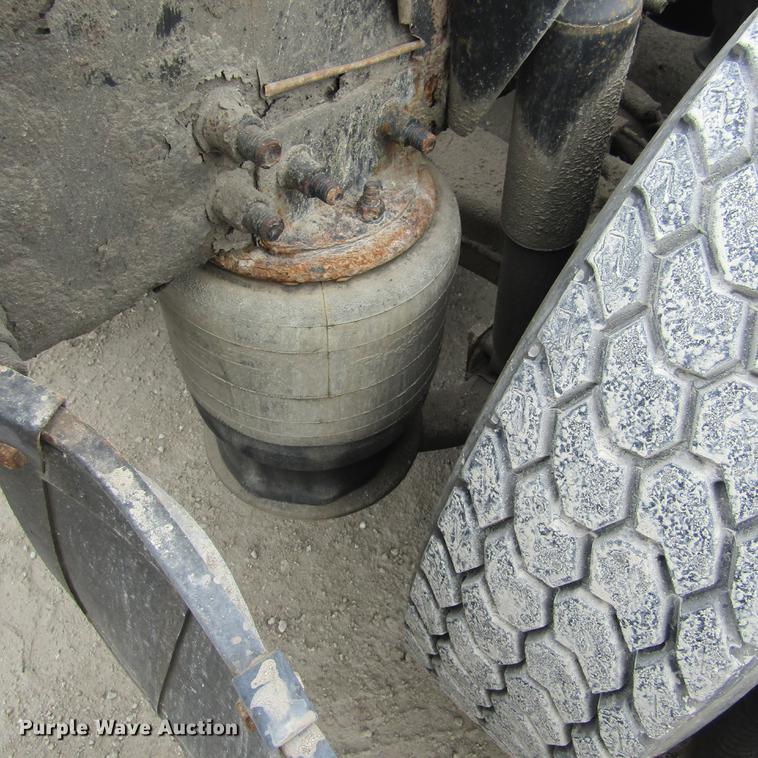 image for item DC7406 2001 Sterling 9500 semi truck