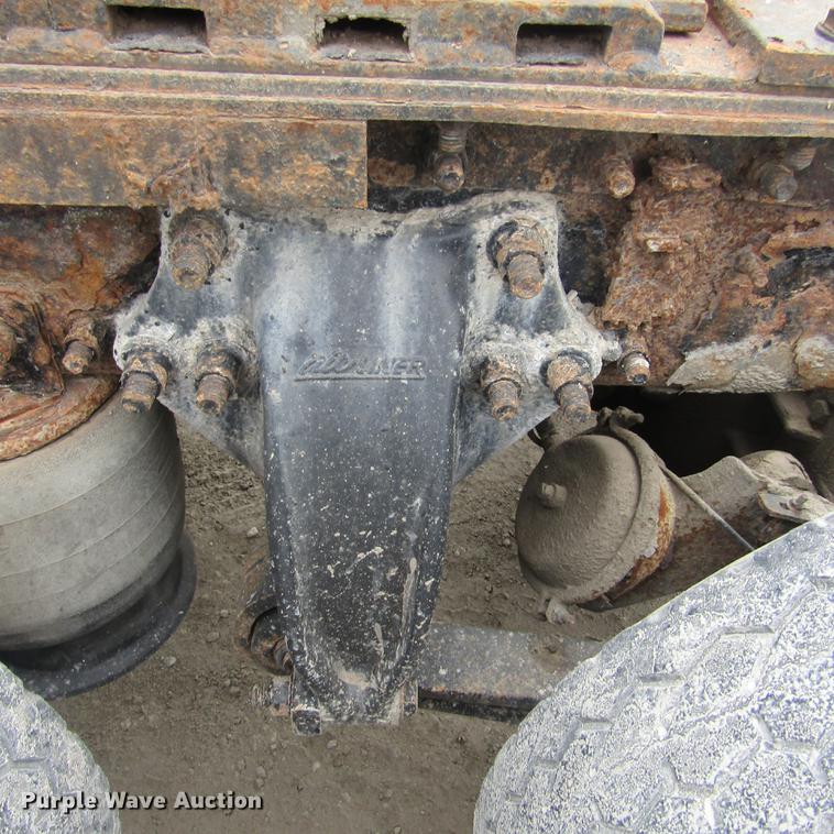 image for item DC7406 2001 Sterling 9500 semi truck