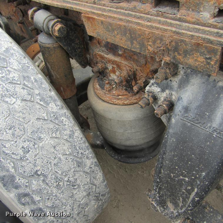 image for item DC7406 2001 Sterling 9500 semi truck