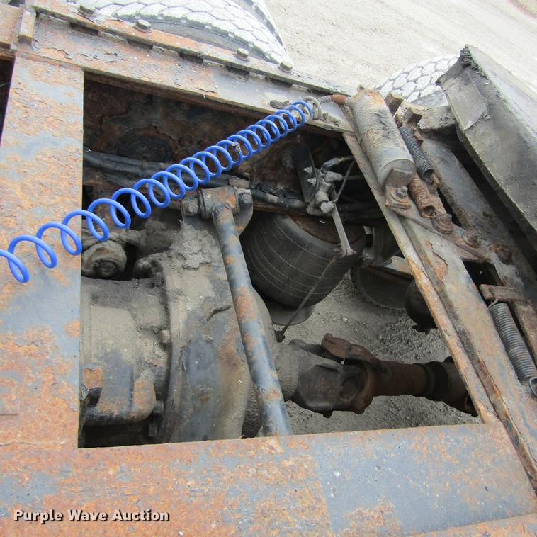 image for item DC7406 2001 Sterling 9500 semi truck