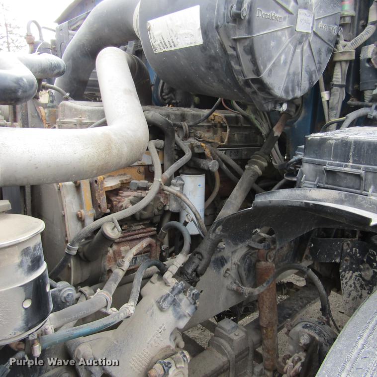 image for item DC7406 2001 Sterling 9500 semi truck