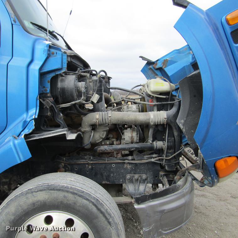 image for item DC7406 2001 Sterling 9500 semi truck