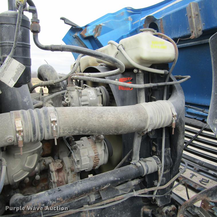 image for item DC7406 2001 Sterling 9500 semi truck