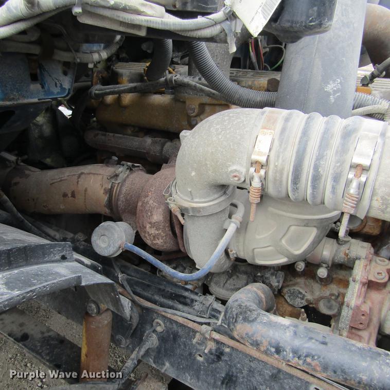 image for item DC7406 2001 Sterling 9500 semi truck