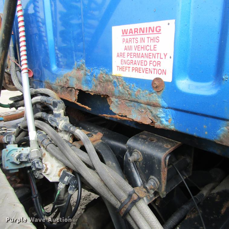 image for item DC7406 2001 Sterling 9500 semi truck