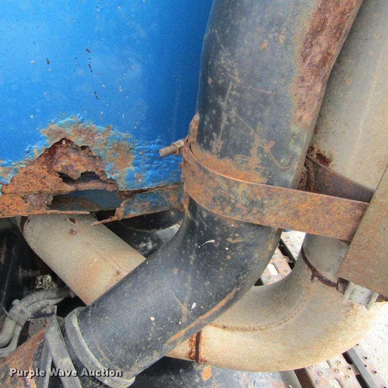 image for item DC7406 2001 Sterling 9500 semi truck