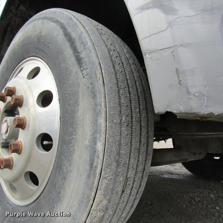 image for item DC7406 2001 Sterling 9500 semi truck