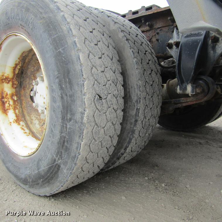 image for item DC7406 2001 Sterling 9500 semi truck