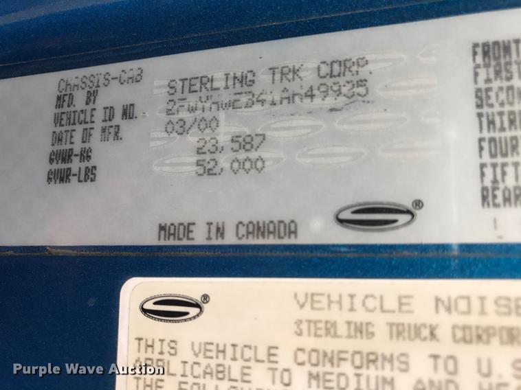 image for item DC7406 2001 Sterling 9500 semi truck