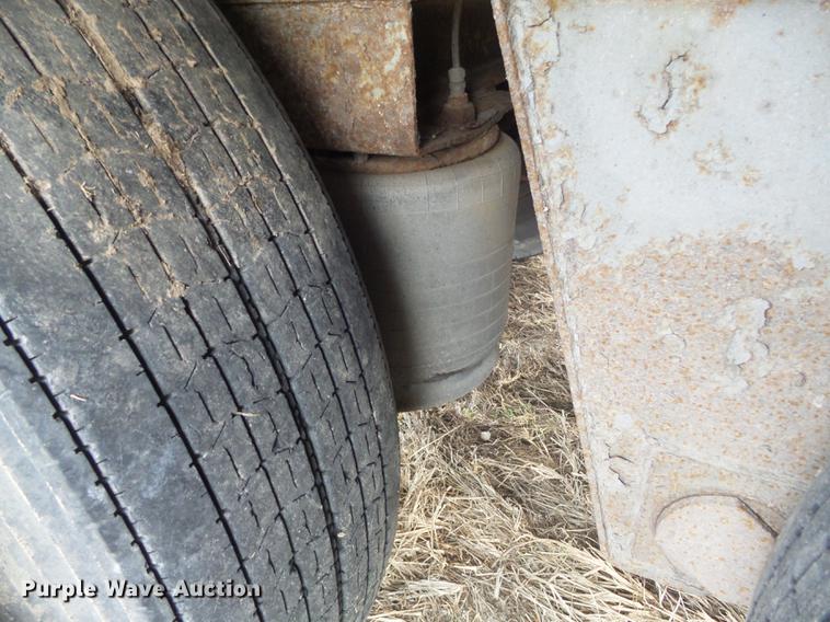 image for item DC7407 1989 Fruehauf FB91.5T2-48LP dry van trailer