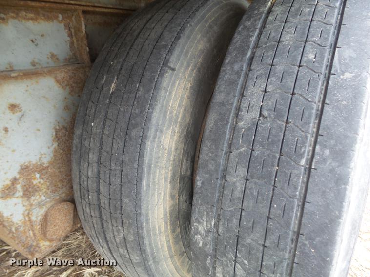 image for item DC7407 1989 Fruehauf FB91.5T2-48LP dry van trailer