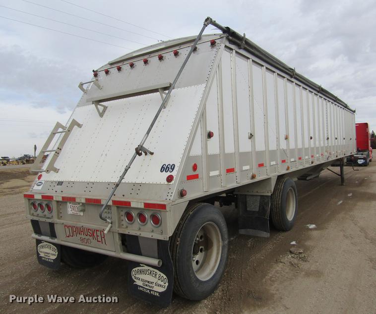 image for item DC8254 2000 Corn Husker 800ALSSR double hopper bottom grain trailer