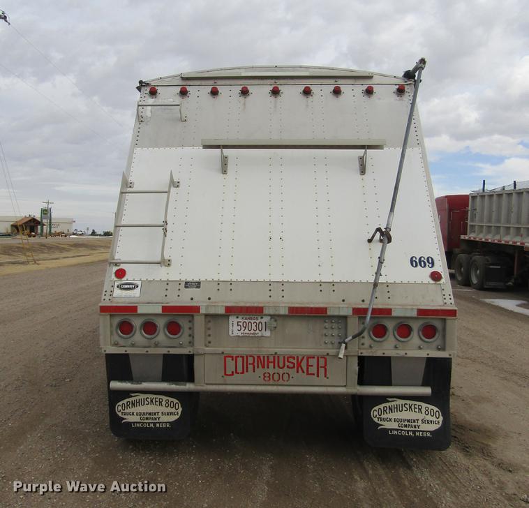 image for item DC8254 2000 Corn Husker 800ALSSR double hopper bottom grain trailer