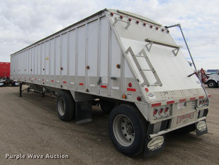 image for item DC8254 2000 Corn Husker 800ALSSR double hopper bottom grain trailer