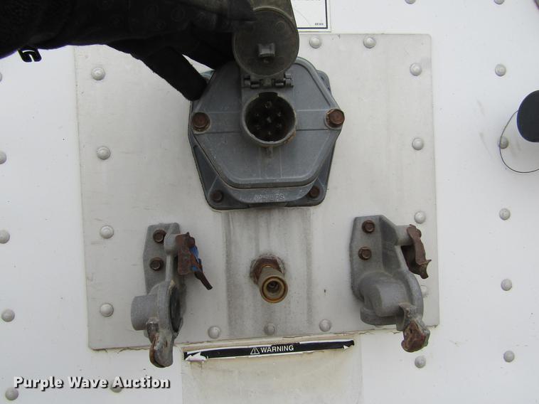 image for item DC8254 2000 Corn Husker 800ALSSR double hopper bottom grain trailer