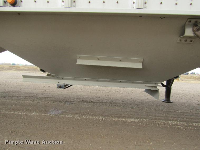 image for item DC8254 2000 Corn Husker 800ALSSR double hopper bottom grain trailer