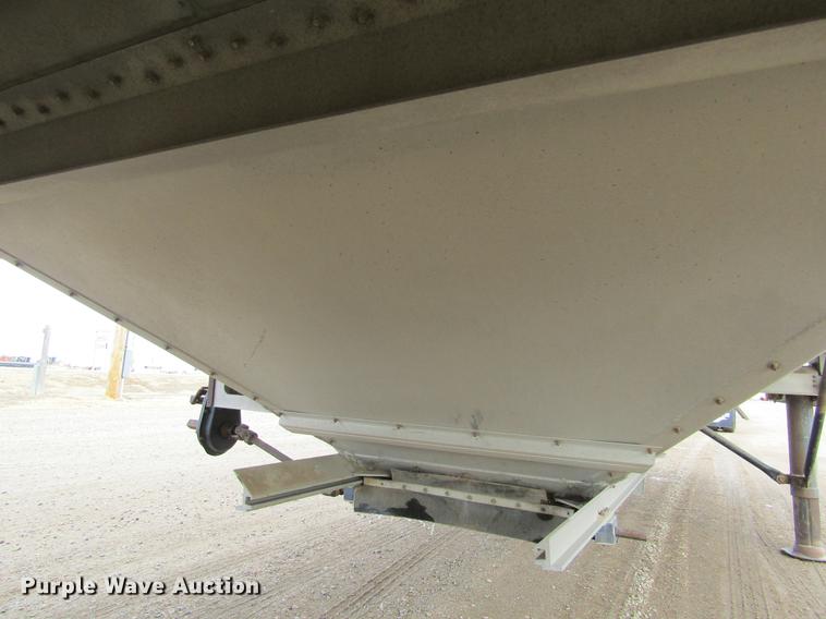 image for item DC8254 2000 Corn Husker 800ALSSR double hopper bottom grain trailer