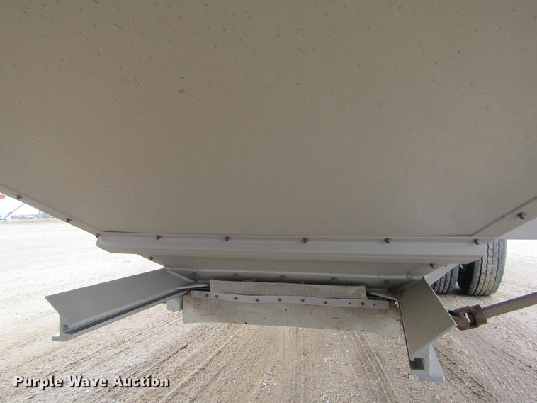 image for item DC8254 2000 Corn Husker 800ALSSR double hopper bottom grain trailer