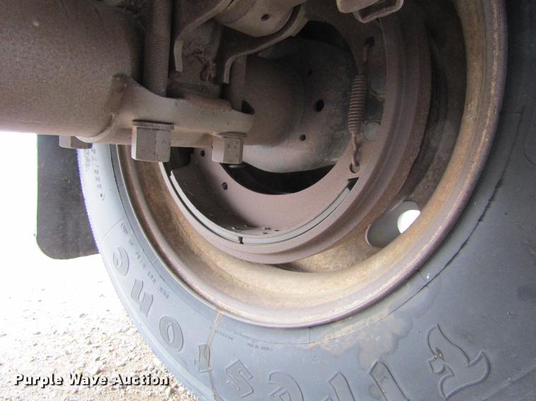 image for item DC8254 2000 Corn Husker 800ALSSR double hopper bottom grain trailer