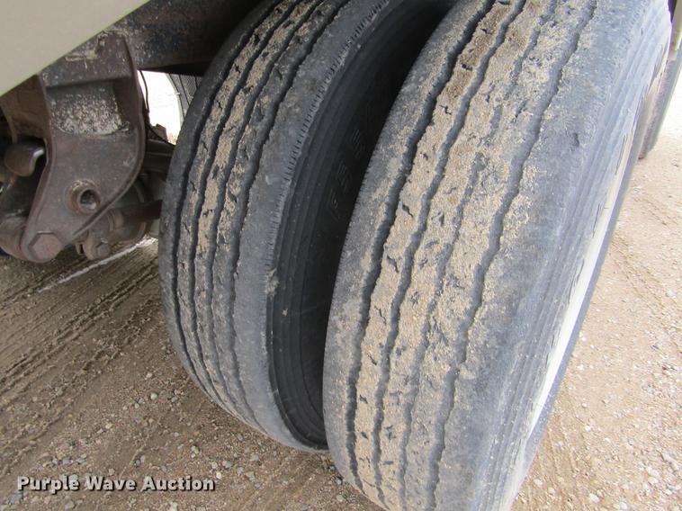 image for item DC8254 2000 Corn Husker 800ALSSR double hopper bottom grain trailer