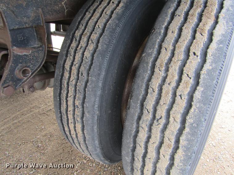 image for item DC8254 2000 Corn Husker 800ALSSR double hopper bottom grain trailer