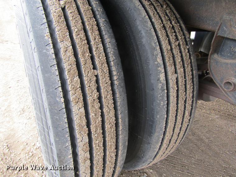 image for item DC8254 2000 Corn Husker 800ALSSR double hopper bottom grain trailer