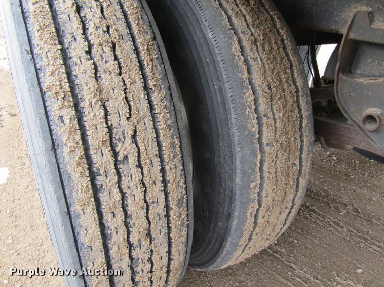 image for item DC8254 2000 Corn Husker 800ALSSR double hopper bottom grain trailer